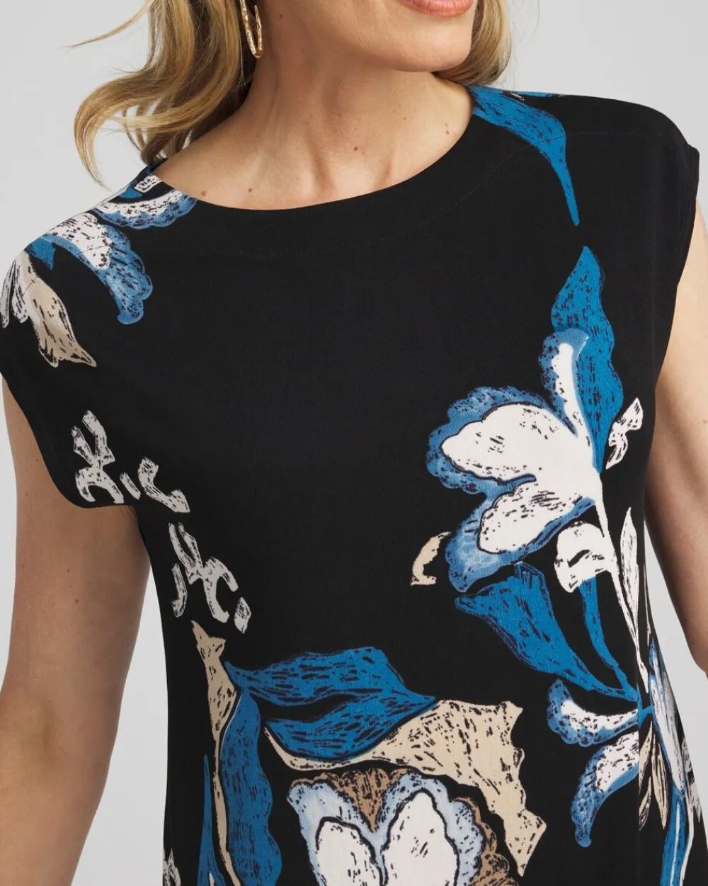 Hot Travelers™ Placed Floral Tunic Tops