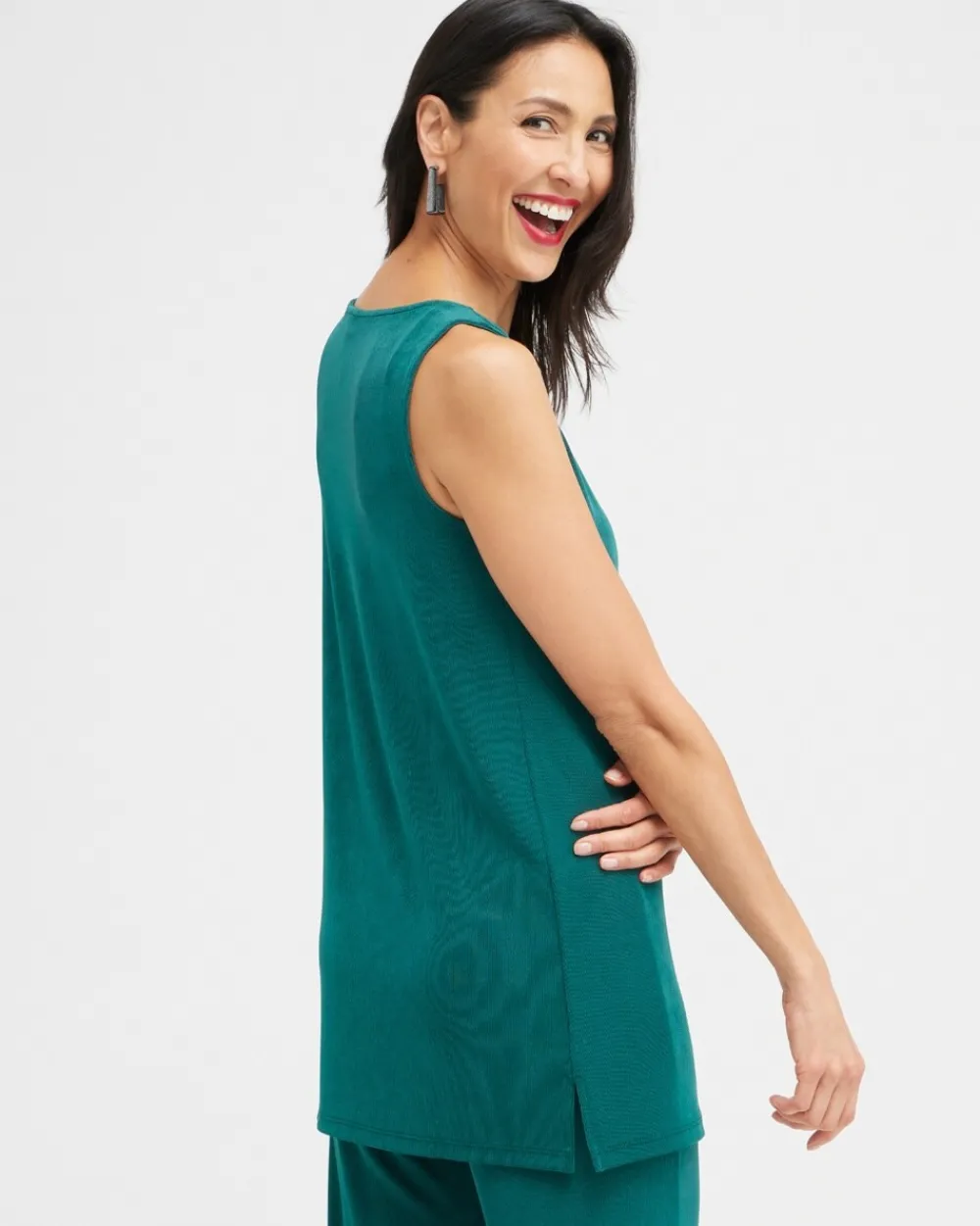 Store Travelers™ Side Slit Tank Tops