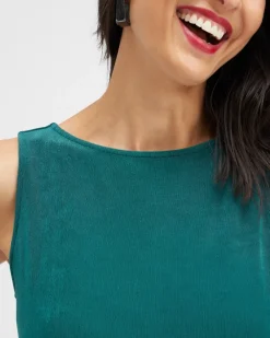Store Travelers™ Side Slit Tank Tops